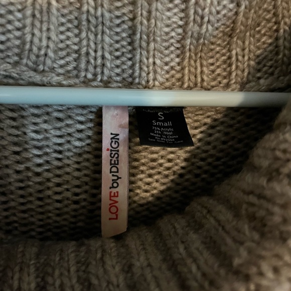 Sweater - Picture 2 of 3